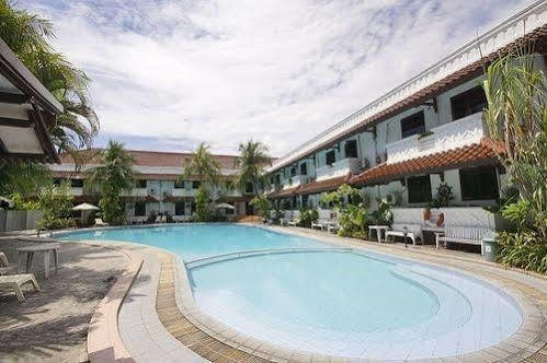 Bahari Inn Tegal Exterior foto
